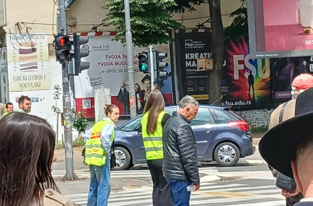 Debakl za debaklom; Desetak blokadera ponovo maltretira ceo Beograd FOTO