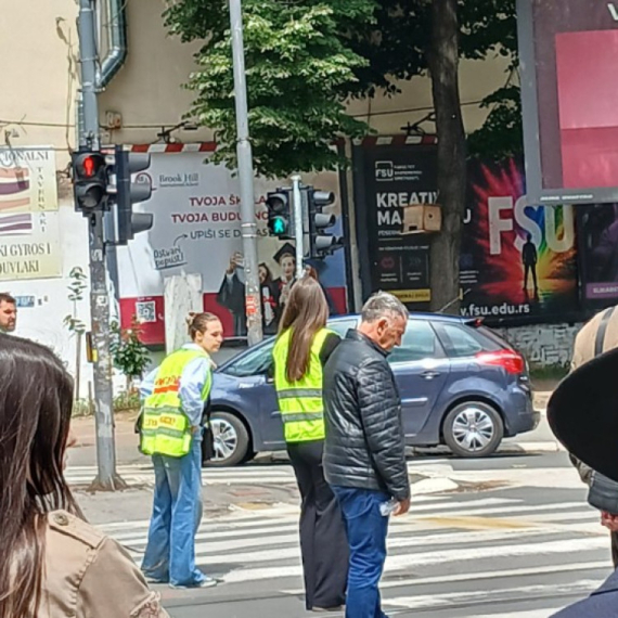 Debakl za debaklom; Desetak blokadera ponovo maltretira ceo Beograd FOTO