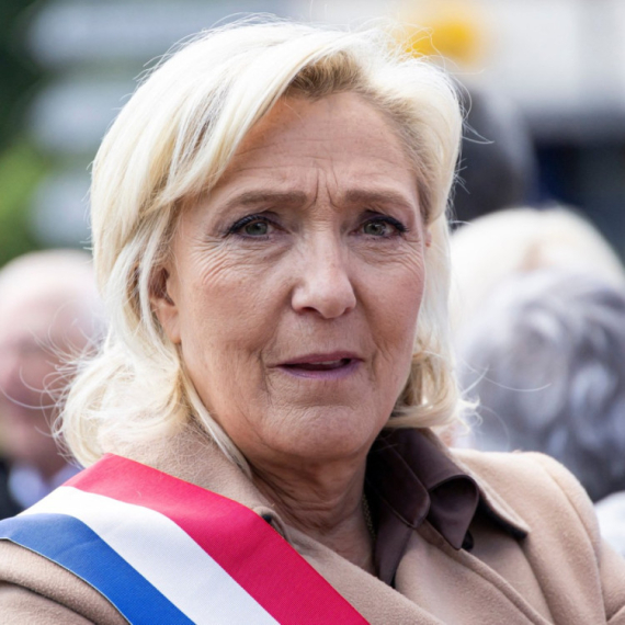 Le Pen najavila "preporod Francuske"