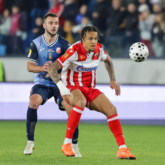 Zvezda zaradila milione na napadaču, a on već napustio novi klub