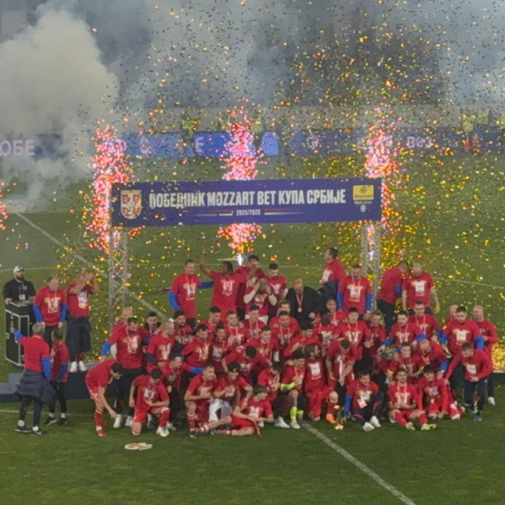 Zvezda osvojila Kup – haos posle utakmice, oglasio se Stanković VIDEO