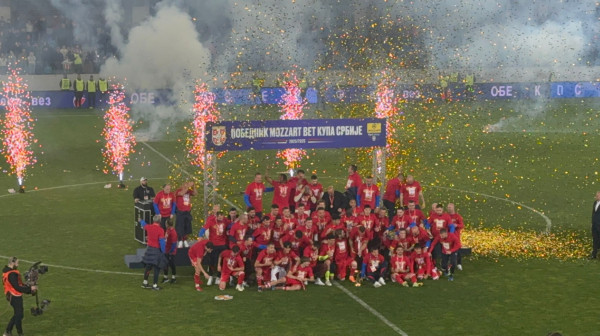Zvezda osvojila Kup – haos posle utakmice, oglasio se Stanković VIDEO