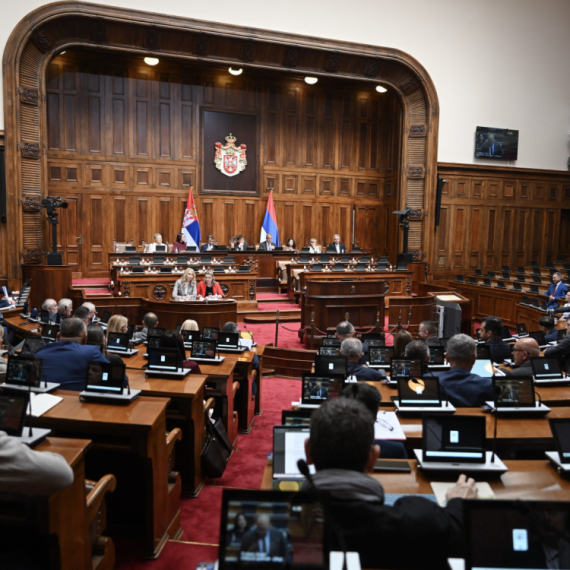 Skupština nastvalja rad; Poslanici razmatraju izmene izbornih zakona