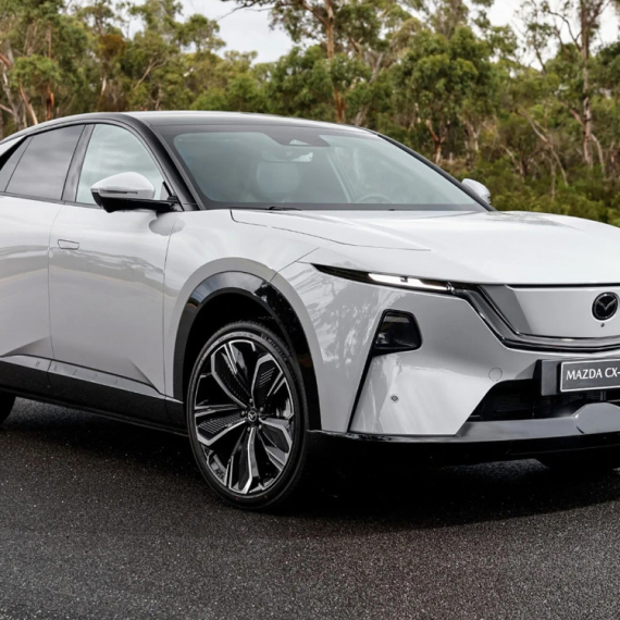 Mazda ugradila zvučnik koji omogućava vozaču da se obraća pešacima