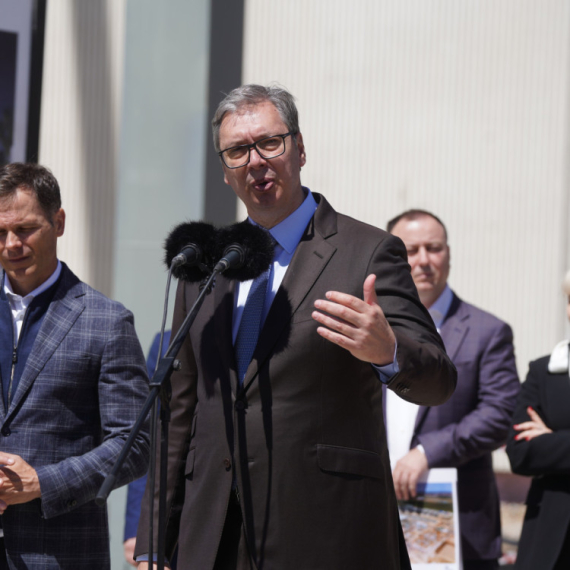 Vučić: "Protiv bahatosti funkcionera boriću se svim sredstvima"