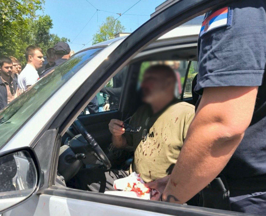 Blokaderi izazvali saobraćajku kod Pravnog, linčovali čoveka; Jedina politika im je nasilje i haos VIDEO