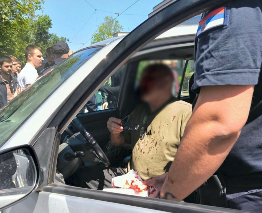 Blokaderi izazvali saobraćajku kod Pravnog, linčovali čoveka; Jedina politika im je nasilje i haos VIDEO