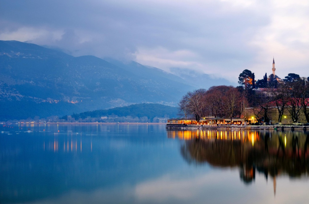 Upozorenje turistima u Grčkoj: Divlja životinja primećena uz poznato jezero FOTO