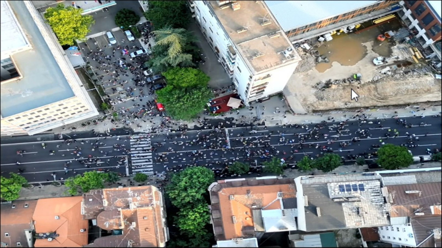 Blokaderi ponovo doživeli debakl; Propao skup ispred RTS FOTO