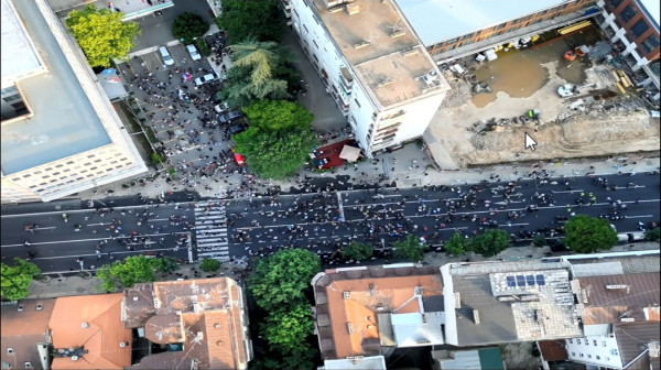 Blokaderi ponovo doživeli debakl; Propao skup ispred RTS FOTO