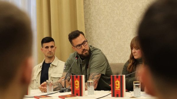 Beogradska promocija romana "Devetka": Profesor Koprivica, Stolica i Raduljica govore o romanu Jovana Simića
