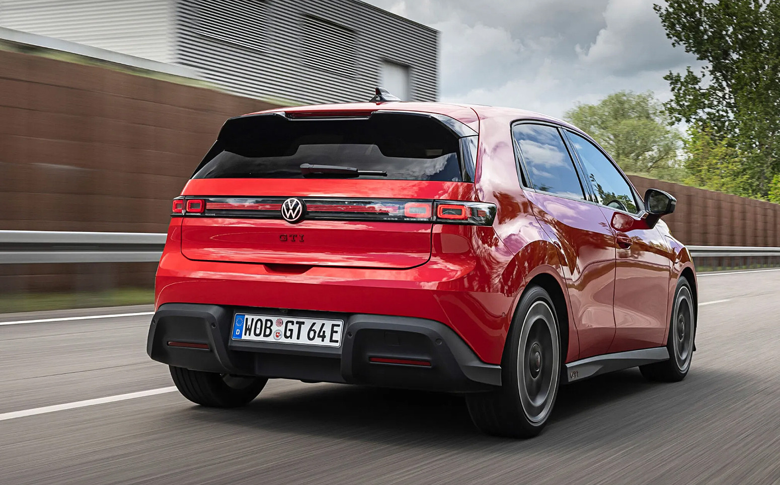Električni GTI je stigao: Volkswagen otkrio cenu novog hot heč modela FOTO