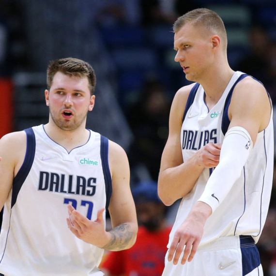 Porzingis u Lejkersima?