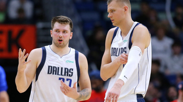 Porzingis u Lejkersima?