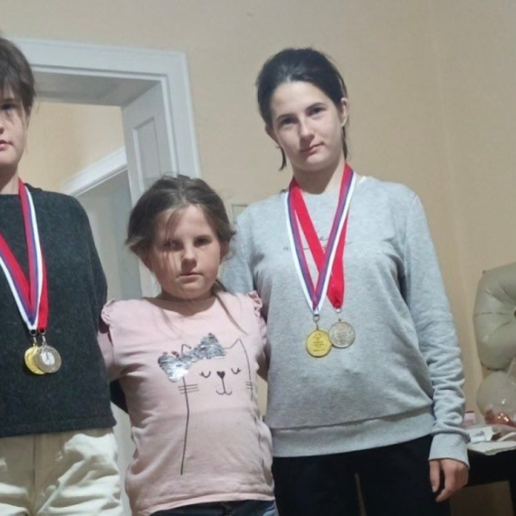 Dobro se dobrim vraća: Sestre Milenković iz Kruševca dobile krov nad glavom, zahvaljući dobrim ljudima