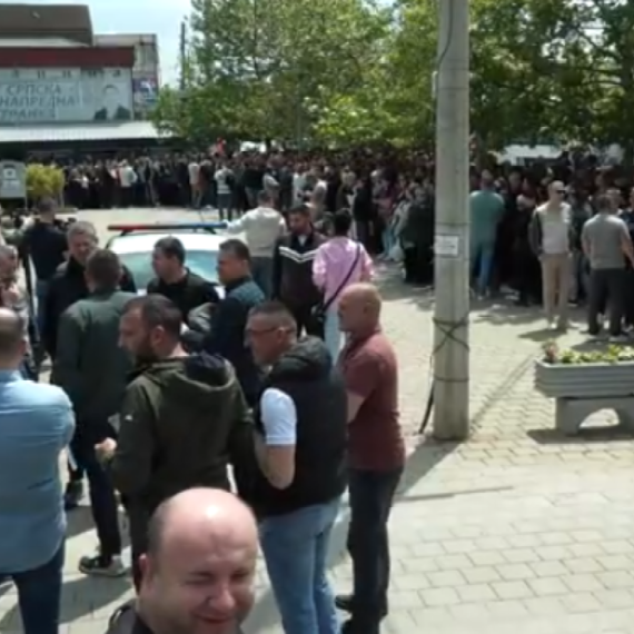 Veliki skup podrške uhapšenima u Gračanici: "Srpski narod će odabrati pravu stranu"