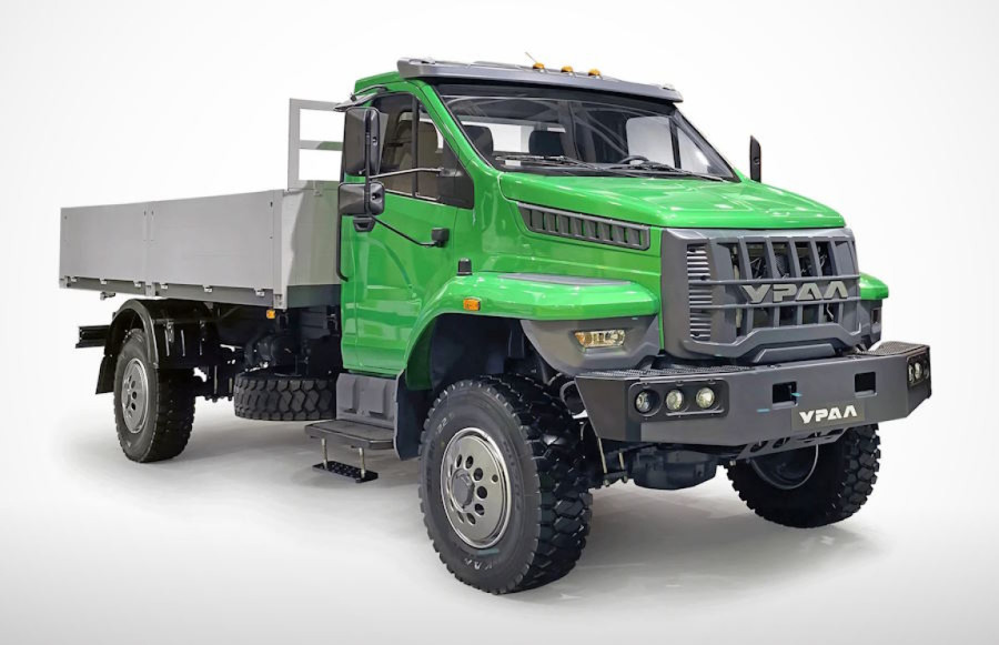 Kreće proizvodnja novog ruskog kamiona – Pogon 4x4 i snažni turbodizel motor FOTO