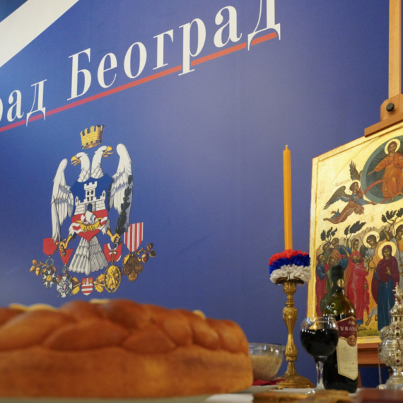 Grad Beograd slavi Spasovdan: U Starom dvoru presečan slavski kolač; SPC pozvala građane na litiju