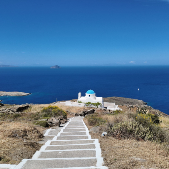 Kikladski raj u Egejskom moru koji turisti još uvek nisu otkrili: Mirniji i šarmantniji od Santorinija FOTO