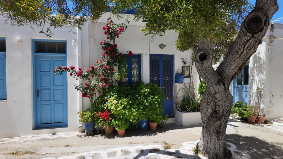 Kikladski raj u Egejskom moru koji turisti još uvek nisu otkrili: Mirniji i šarmantniji od Santorinija FOTO