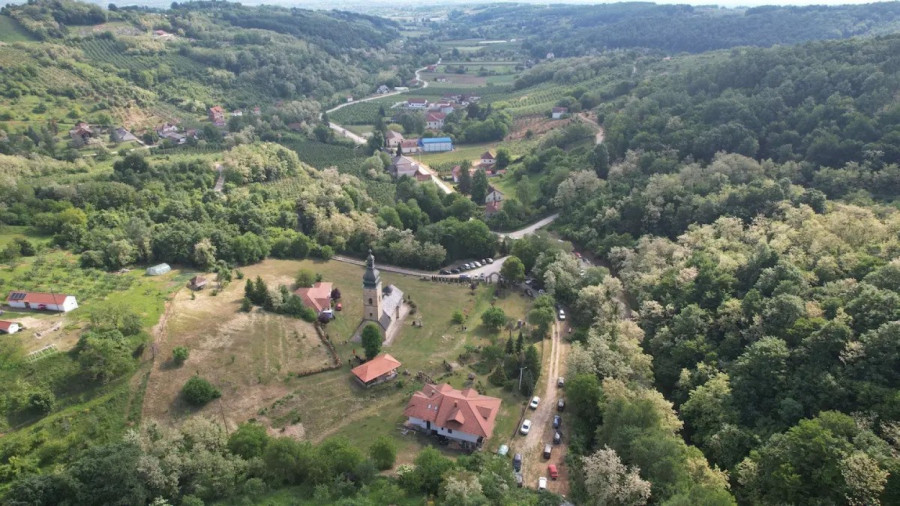 Veliki praznik za manastir Ježevicu: Hramovna slava obeležena uz prisustvo brojnih vernika