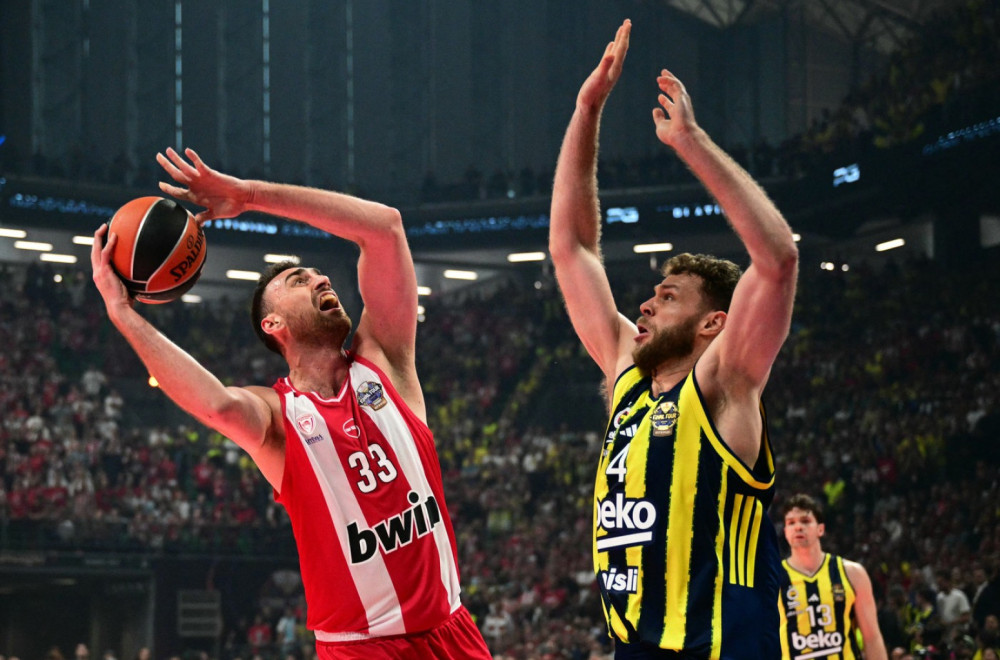 Olimpijakos melje Fener!