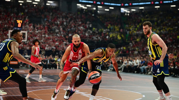 Olimpijakos skinuo Fener sa trona i najavio skidanje prokletstva!