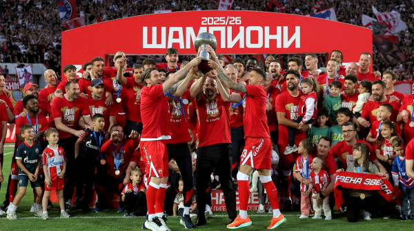 Zvezda je krunisana FOTO