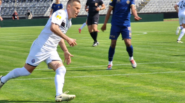 Partizan vodi, Natho pogodio na oproštaju!