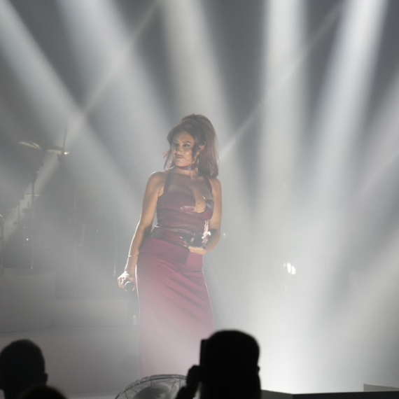 Senidah bosa na koncertu: Održala prvi koncert u Sava centru VIDEO