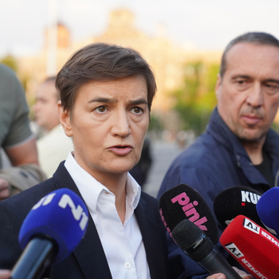 Brnabić dočekana ovacijama; "Hrvati 'pumpaju' jače od N1"; "Mogli ste da vidite dve Srbije" VIDEO