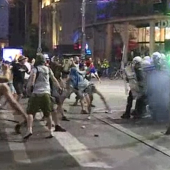 Bruka i sramota: Na N1 opravdan napad na policiju i Pionirski park VIDEO