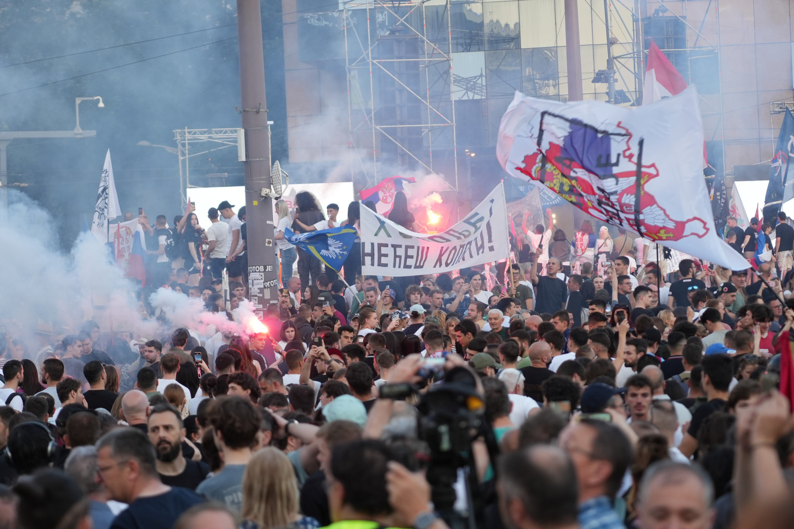 Analitičar napade na žene nazvao izmišljotinom, tvrde blokaderski mediji