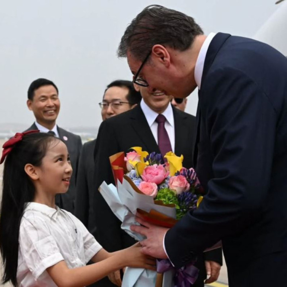 Vučić stigao u Kinu; Doček uz najviše počasti – biće održan važan sastanak sa Sijem FOTO/VIDEO