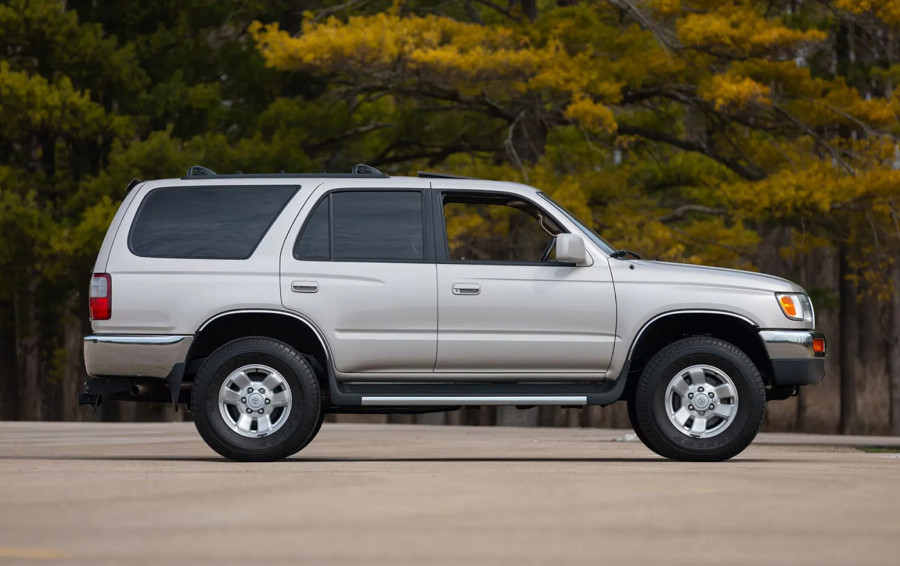 Toyota stara 30 godina prodata skuplje nego potpuno novi model FOTO