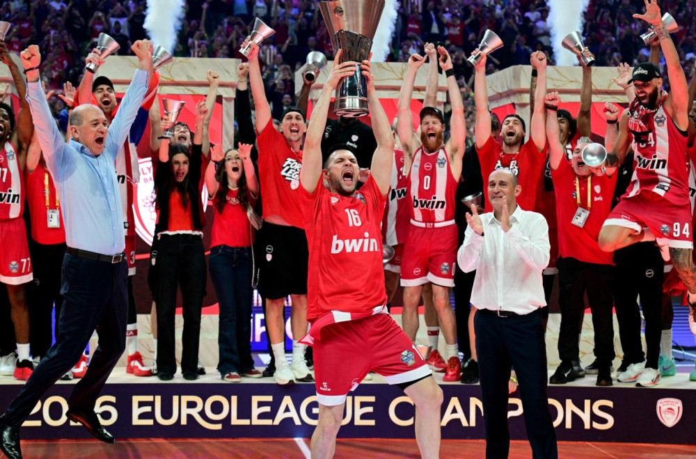 Olimpijakos šampion Evrolige; Milutinov slavio sa srpskom zastavom; Tajrik o Partizanu; Vratićemo se