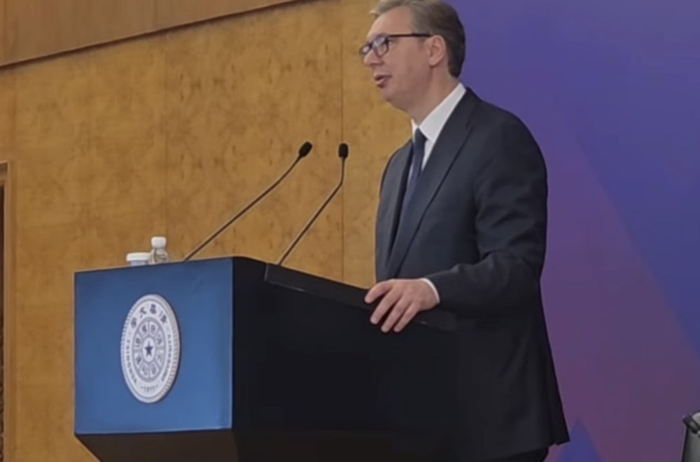Vučić održao govor na Univerzitetu Ćinghua: Čvrsto prijateljstvo sudbina za Srbiju i Kinu VIDEO