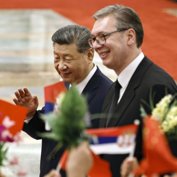 Vučić dobio poseban poklon od Si Đinpinga