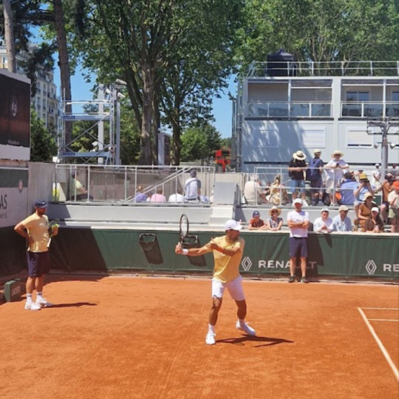 Novak u "paklu Pariza": Sparing na 30+ stepeni - tribine pune! FOTO