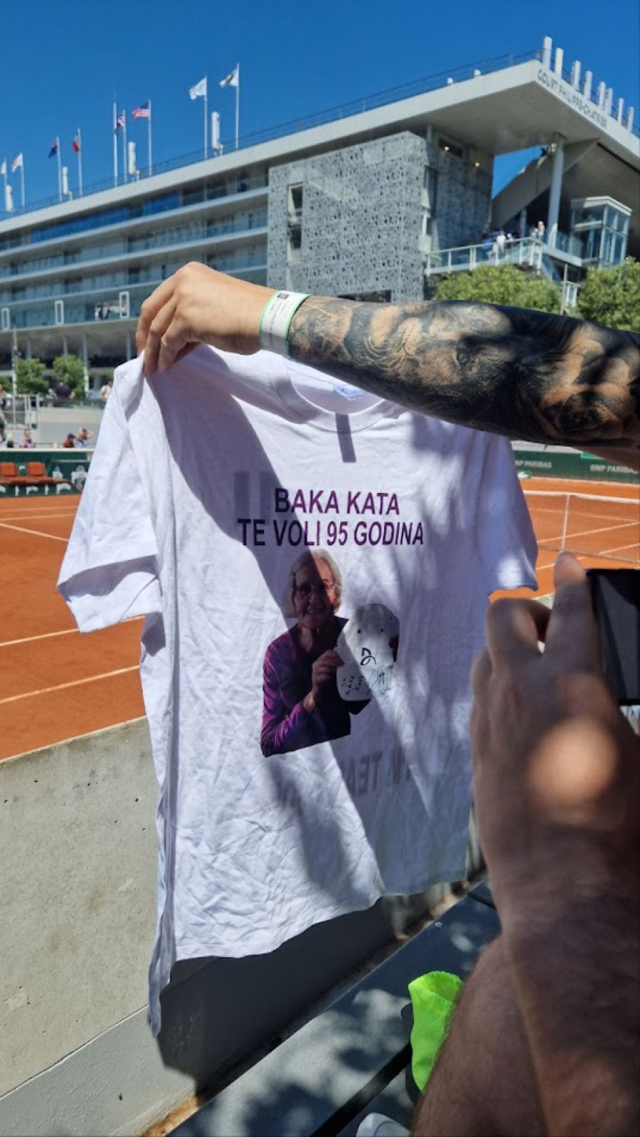 Novak u paklu Pariza: Sparing na 30+ stepeni - tribine pune! FOTO