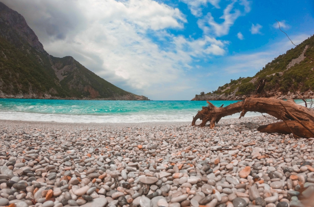 Omiljena plaža mladih iz Srbije uvodi zabrane: Ko prekrši pravilo, plaća kaznu VIDEO