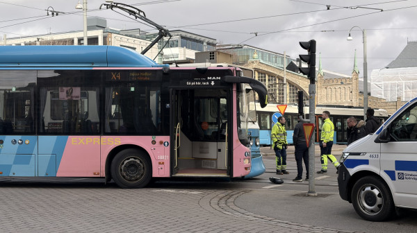 Fijasko na prvoj vožnji: Autonomni autobus sudario se sa tramvajem nakon par kilometara
