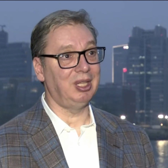 Vučić: "Potpisani ugovori vredni 953 miliona evra novih investicija"; "Otvaraju se nova radna mesta"