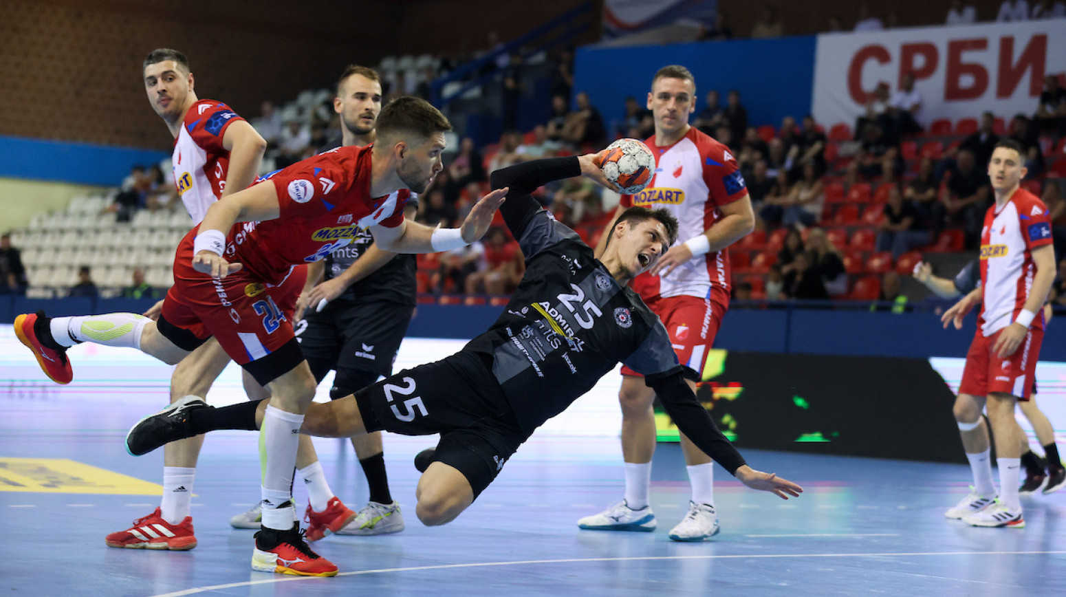 Prekinuto finale Vojvodina – Partizan!
