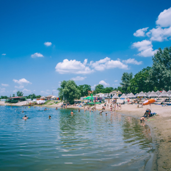 Zrenjanin krije jednu od najlepših plaža u Srbiji: Peskara je omiljeno letnje utočište