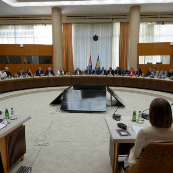 Počela vanredna sednica Vlade zbog problema sa vodosnabdevanjem u Moravičkom okrugu