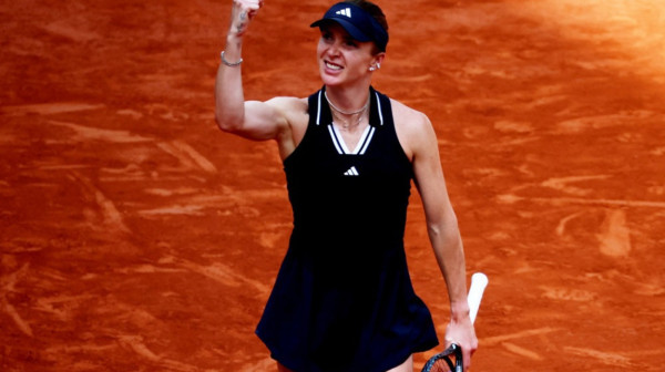 Sigurna Svitolina nastavila pohod u Parizu – Kirstea bez milosti