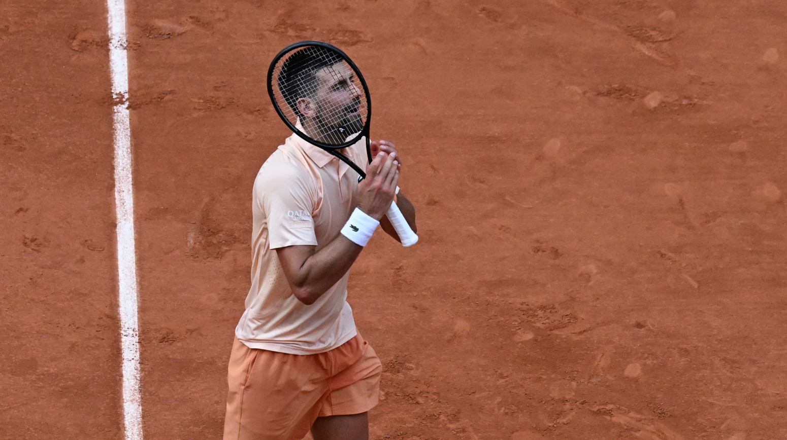 Novak: "Viteška nit i broba, duh vuka koji nosim... Makar igrao na jednoj nozi neću dati bilo kome..."