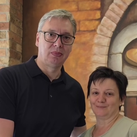 Posle Kine, krenuo u narod; Na putu ka Orlovatu, svratio u lokalnu pekaru u Crepaji VIDEO