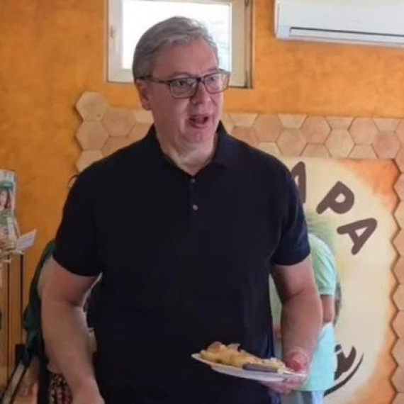 Posle Kine, krenuo u narod; Na putu ka Orlovatu, svratio u lokalnu pekaru u Crepaji VIDEO